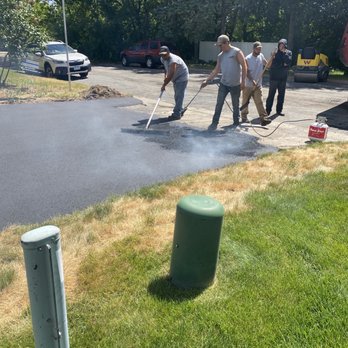 Hanson Paving - Making sure that the Layers are flat - Masonry/Concrete Near Me - Sauk Rapids, Minnesota Hanson Paving - Making sure that the Layers are flat - Masonry/Concrete Near Me - Sauk Rapids, Minnesota
