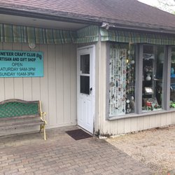 Pine’eer Artisan And Gift Shop - Gift Shop