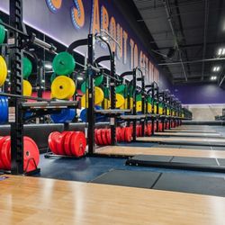 Crunch Fitness - Steele Creek