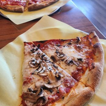Tony's Pizza Bros - Cheese & Mushrooms - Pizza Near Me - Camarillo, California Tony's Pizza Bros - Cheese & Mushrooms - Pizza Near Me - Camarillo, California
