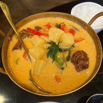 Sisters Thai  - Curry lamb - Thai Near Me - Alexandria, Virginia