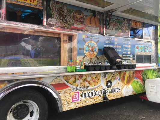 Antojitos Guayabitos by null