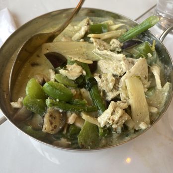 Ha Long Bay - Thai green curry - Vietnamese Near Me - Madison, Wisconsin