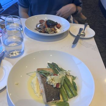 360 Restaurant - Salmon main course - Canadian (New) Near Me - Toronto, Ontario