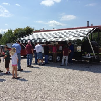 Bucksnort BBQ - Parking lot view - Barbeque Near Me - Elizabethtown, Kentucky Bucksnort BBQ - Parking lot view - Barbeque Near Me - Elizabethtown, Kentucky