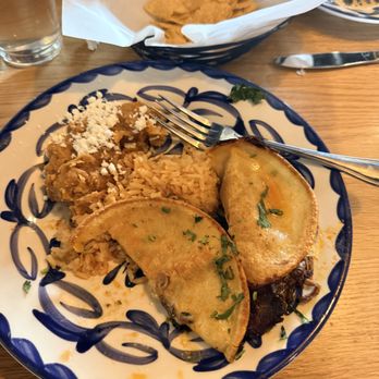 Barrio Queen - Quesabirria Tacos w/ rice and beans. - Mexican Near Me - Surprise, Arizona