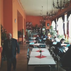 Bar Mleczny Smakosz - Smakosz wyszukanością nazw potraw i niezaprzeczalnym klimatem baru mlecznego przyciąga swoje grono stałych bywalców