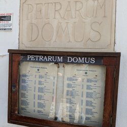 Petrarum Domus