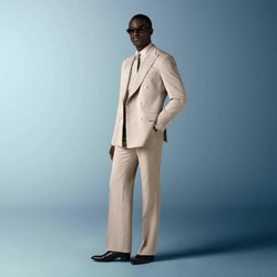 Suitsupply - Wrinkle-Free 4-Ply wool delivers natural crease resistance and a refined drape, ideal for year-round wear.