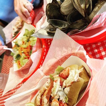 The Lobstore - Deelish lobster roll and steamers. - Seafood Markets Near Me - Winter Harbor, Maine The Lobstore - Deelish lobster roll and steamers. - Seafood Markets Near Me - Winter Harbor, Maine