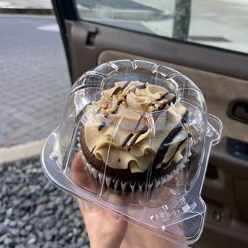 Sunflower Bakehouse - Peanut Butter Chocolate cupcake - Vegan Near Me - Nashville, Tennessee Sunflower Bakehouse - Peanut Butter Chocolate cupcake - Vegan Near Me - Nashville, Tennessee