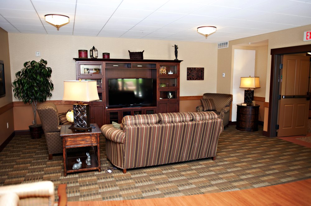 TRAILS OF ORONO Updated September 2024 875 Wayzata Blvd W, Orono, Minnesota Retirement