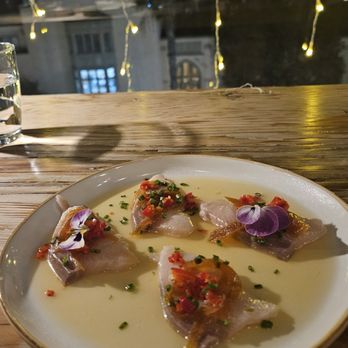 Osa Rooftop - Yellowtail crudo - Bars Near Me - Pasadena, California