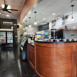 Manhattan Juice Bar and Cafe - Inside