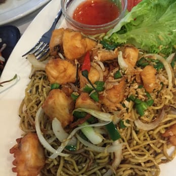 Saigon Kitchen - Crispy sea bass with garlic noodles - Vietnamese Near Me - San Jose, California