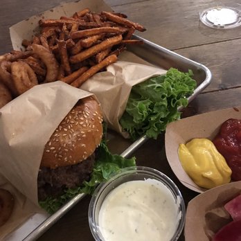 Acme Burger - Burgers Near Me - Cotati, California