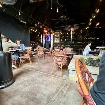 La Dama - Outdoor patio, La Dama - Mexican Near Me - Milwaukee, Wisconsin