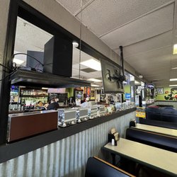 Wing Cave & Grill - Bar area