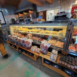Sisters Meat and Smokehouse - Inside