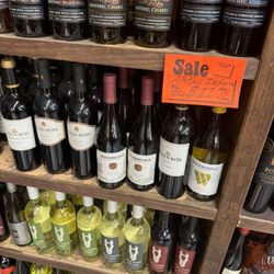 G & G Liquors & Deli - Wide variety of wines. All different prices too!!