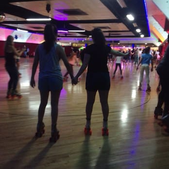 Moonlight Rollerway - Big kids skating - Skating Rinks Near Me - Glendale, California