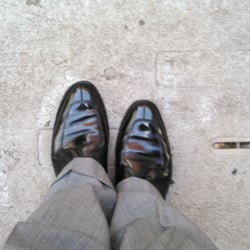 Glassman Shoe Shine - He does great work