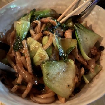 Myers & Chang - Plain Udon Noodles Chicken - Asian Fusion Near Me - Boston, Massachusetts
