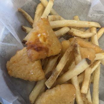 Off The Wall Tap House - Mac n cheese bites - American Near Me - Corolla, North Carolina