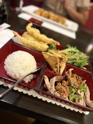 Poki Ramen & Sushi by null