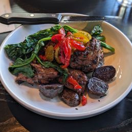 Steak tips w spicy peppers, roasted potatoes, and broccoli rabe Steak tips w spicy peppers, roasted potatoes, and broccoli rabe