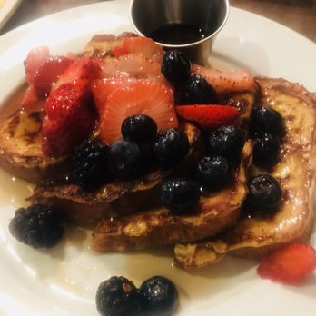 Cafe De Olla - Very Berry French Toast - American Near Me - Burbank, California Cafe De Olla - Very Berry French Toast - American Near Me - Burbank, California