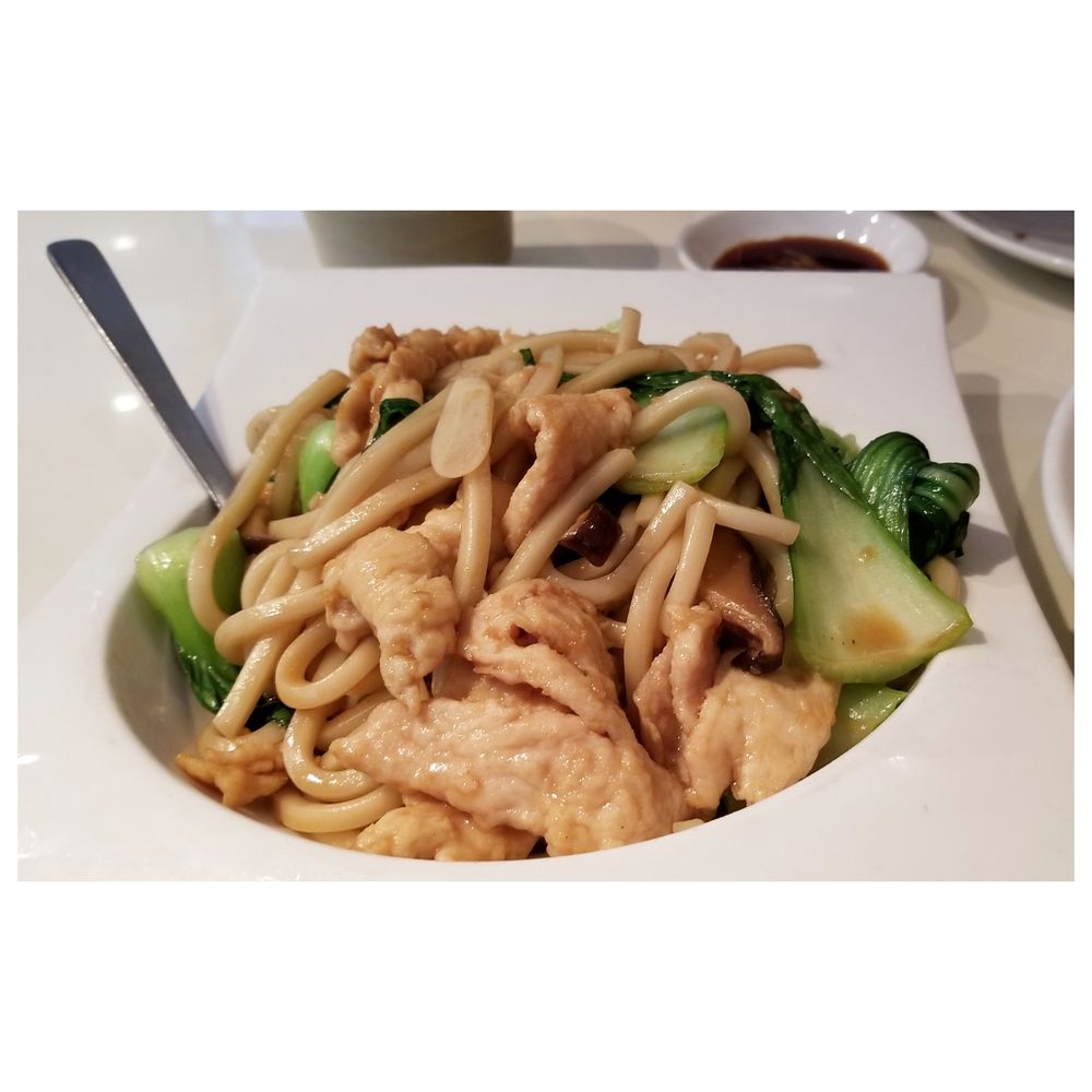Soup Dumpling Plus - Fried Udon with chicken and bok choy. - Shanghainese Near Me - Fort Lee, New Jersey Soup Dumpling Plus - Fried Udon with chicken and bok choy. - Shanghainese Near Me - Fort Lee, New Jersey