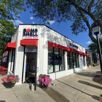 Bombshell Treat Bar - Ice Cream & Frozen Yogurt Near Me - Berkley, Michigan