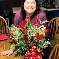 Puryear's Florist - Beautiful roses on Valentines!!