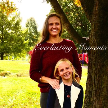 Everlasting Moments - Mom and daughter - Session Photography Near Me Everlasting Moments - Mom and daughter - Session Photography Near Me