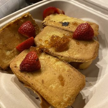 Another Broken Egg Cafe - Strawberry pound cake french toast - Breakfast & Brunch Near Me - Austin, Texas Another Broken Egg Cafe - Strawberry pound cake french toast - Breakfast & Brunch Near Me - Austin, Texas