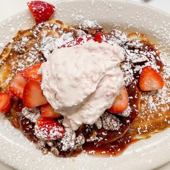 Briarpatch Restaurant - Strawberry Pancakes - American Near Me - Winter Park, Florida