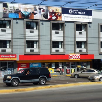 La Mesa Inn - Este también es el Hotel Mesa Inn, pero es el edificio de la acera de enfrente, así de grande es. - Mexican Near Me - Tijuana, BCN