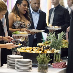 Pistachios Catering - Paella Action Station
