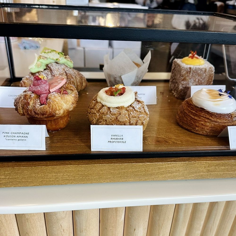 Diane’s Place - Pastry case - Cafes Near Me - Minneapolis, Minnesota