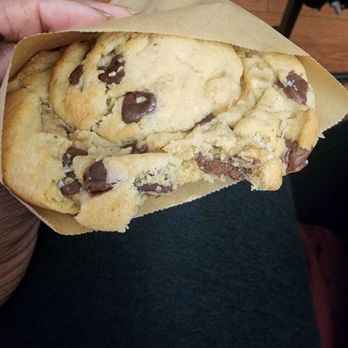 Fleurs et Sel - Sea salt chocolate chip - Bakeries Near Me - Los Angeles, California Fleurs et Sel - Sea salt chocolate chip - Bakeries Near Me - Los Angeles, California