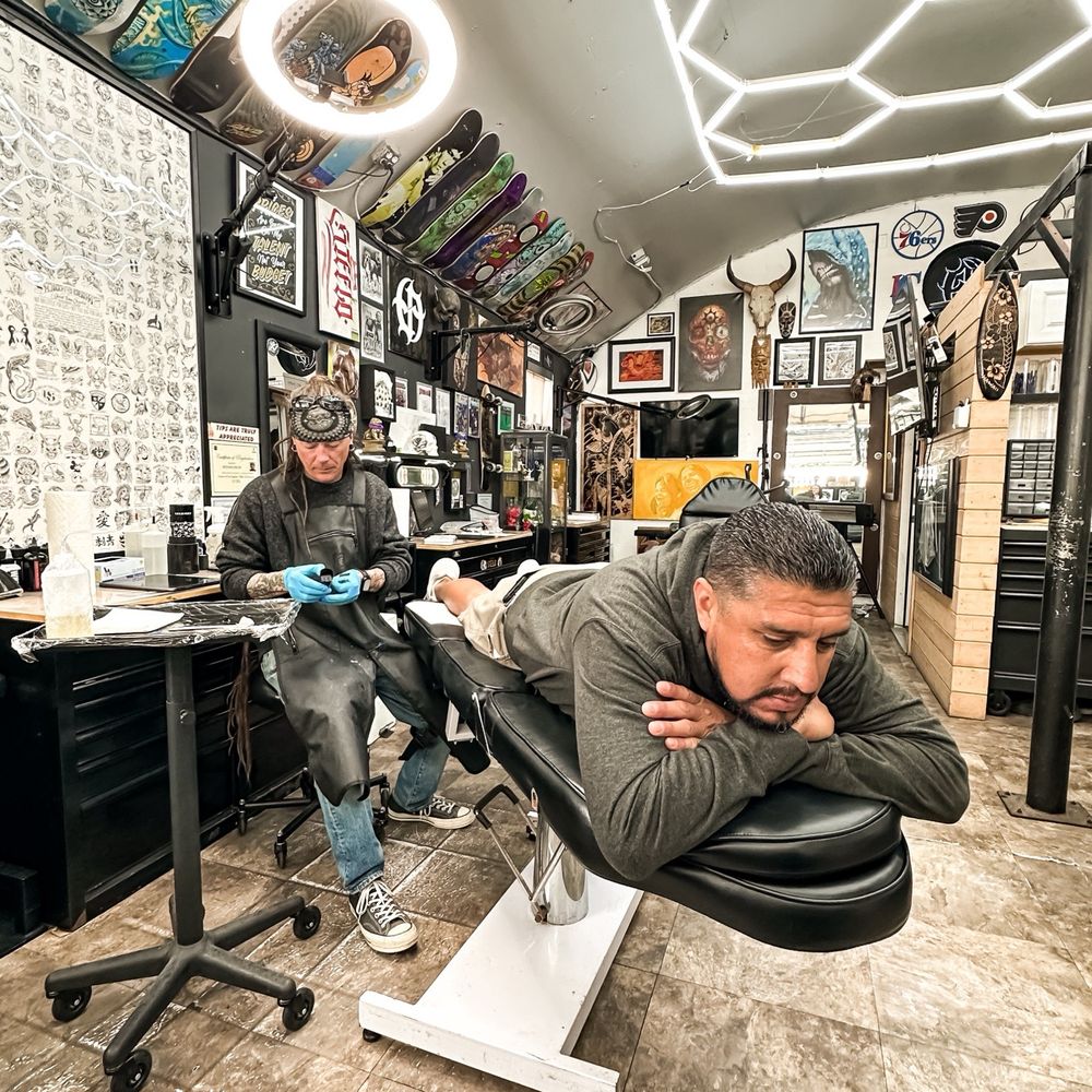 Ocean Front Tattoo - Tattoo Near Me - Venice, California Ocean Front Tattoo - Tattoo Near Me - Venice, California