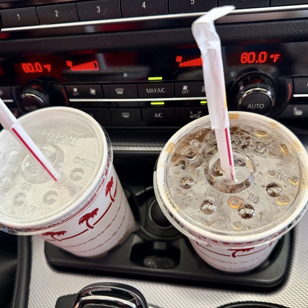 In-N-Out Burger - Our drinks: 7up and Root Beer - Burgers Near Me - Thorton, Colorado In-N-Out Burger - Our drinks: 7up and Root Beer - Burgers Near Me - Thorton, Colorado