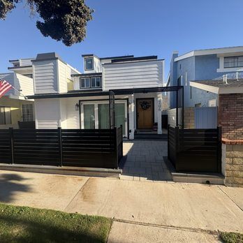 Hillside Pavers - Clean modern facade - Landscaping Near Me
