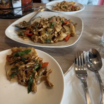 Cha Thai - Drunken Noodles with chicken - Thai Near Me - San Ramon, California Cha Thai - Drunken Noodles with chicken - Thai Near Me - San Ramon, California