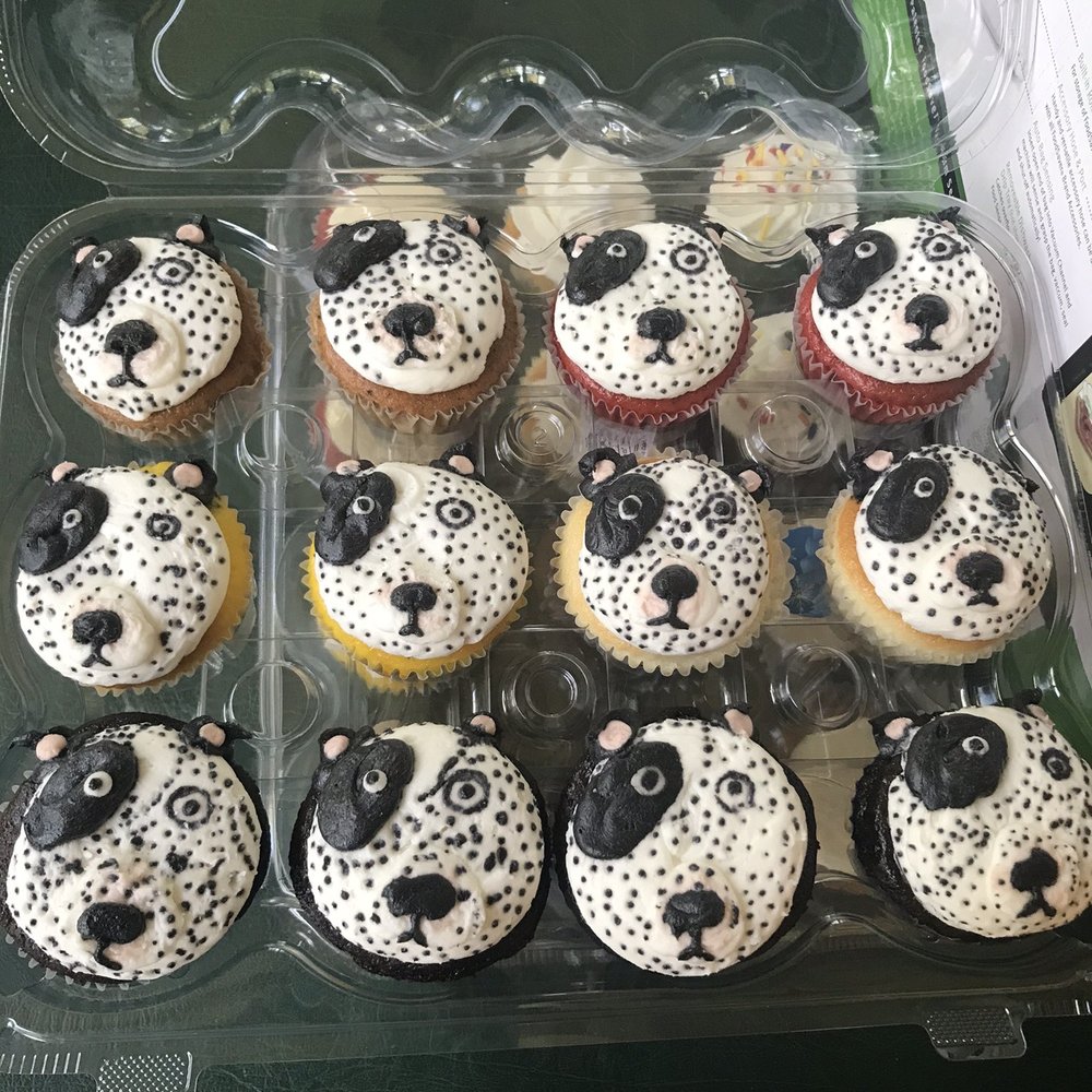 Caken' Me Crazy - Cupcakes decorated like birthday girls dog! - Cupcakes Near Me - Hayward, Wisconsin