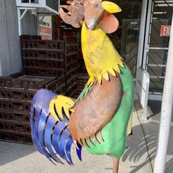 Wayside Market - Friendly rooster greeter