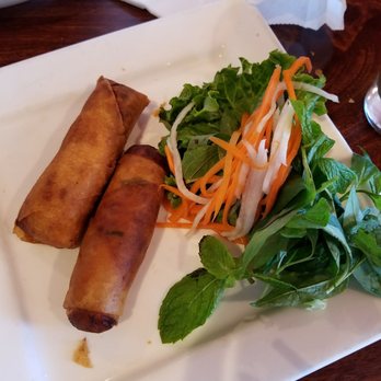 Wonderful - Egg rolls (actually comes with 4) - Vietnamese Near Me - Sacramento, California Wonderful - Egg rolls (actually comes with 4) - Vietnamese Near Me - Sacramento, California