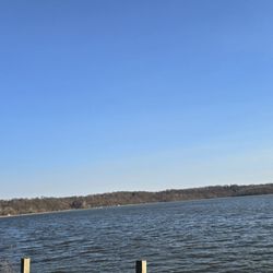 Creve Coeur Lake Memorial Park - Huge lake you can walk all the way around