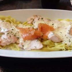 Relais d'Alsace Taverne Karlsbrau - Tagliatelles aux deux saumons,  crémeux de chorizo (on ne le sentait pas du tout)
